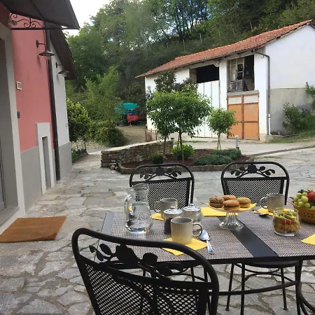 Entroterra Langa بيت للعطل